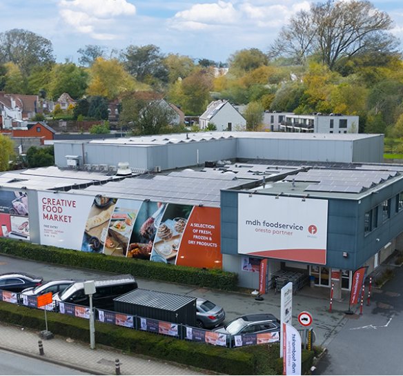 Vue aérienne de MDH Foodservice, un environnement de travail moderne et dynamique.