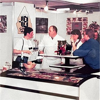 Déménagement et ouverture du premier grand magasin alimentaire 1986